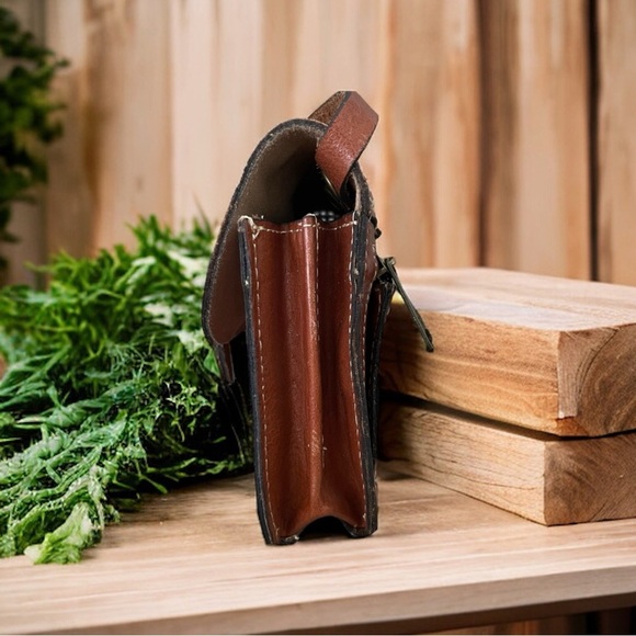 Patricia Nash 'Torri' Leather Crossbody Bag EUC - Picture 2 of 6